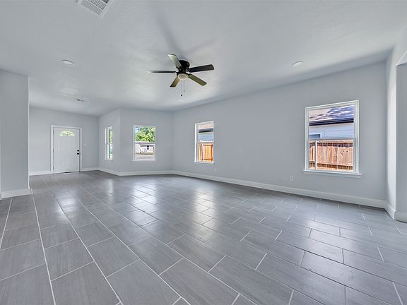 4th image of 305 Pemberton St