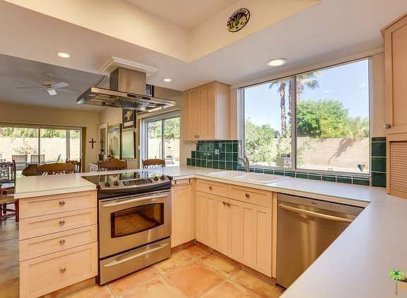 3rd image of 1221 E Del Paso Way