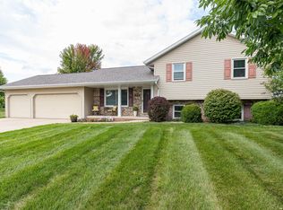 W7010 Everglade Rd, Greenville, WI 54942