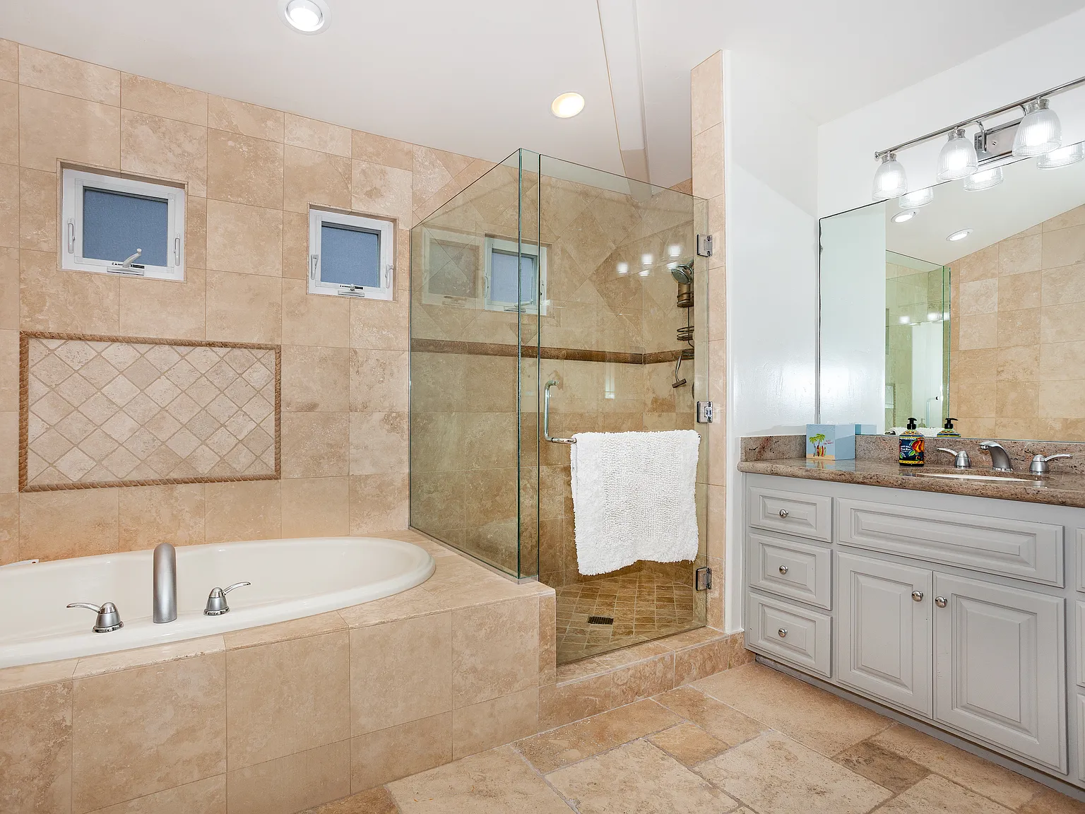 527 Liverpool Dr — Photo 4