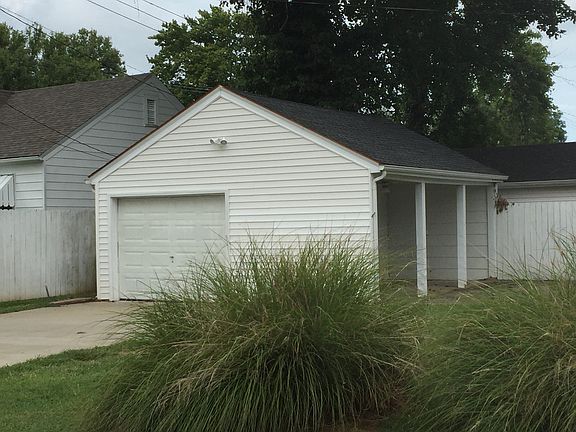 2nd image of 625 Booth Ave