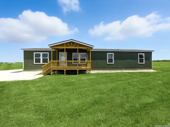 2715 FM 1332, Jourdanton, TX 78026