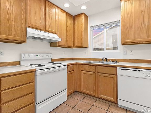 2nd image of 19905 13th Ave E