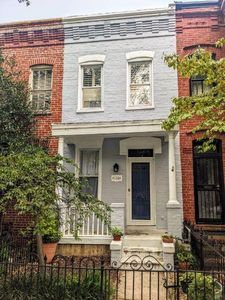 114 10th St SE, Washington, DC, 20003