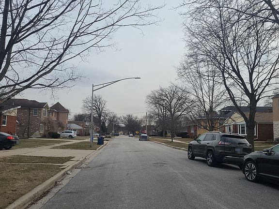 4th image of 1817 N 79th Ave