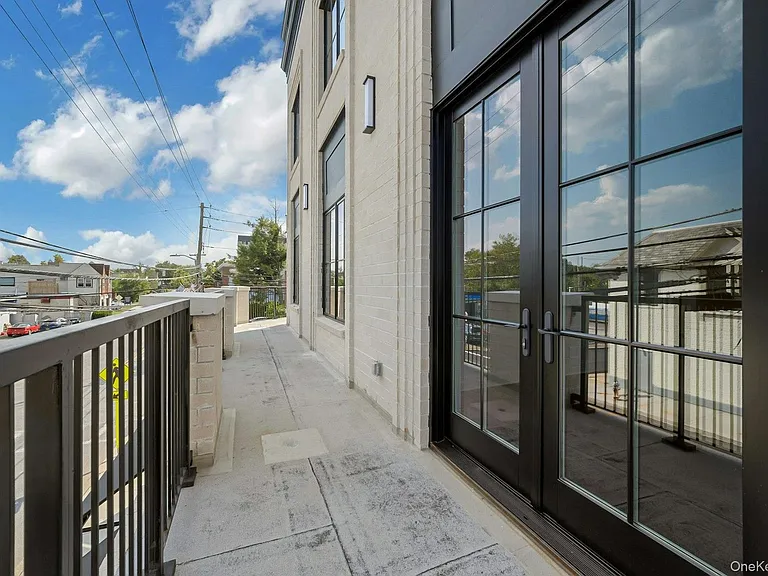 291 Main St #3 — Photo 13