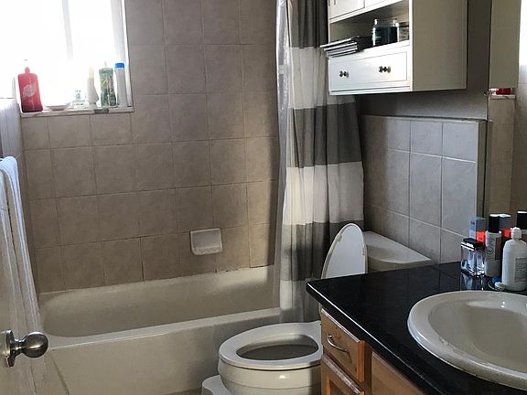5th image of 309 N Eton St