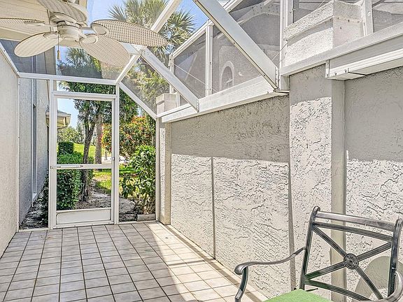 4th image of 5558 Country Club Way #13B