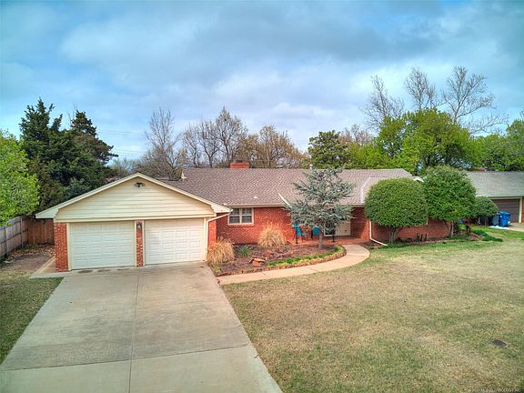 2nd image of 2937 Kent Dr