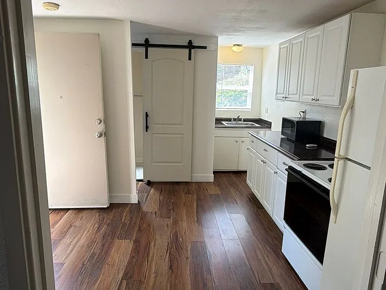 3117 Freeport Blvd — Photo 8