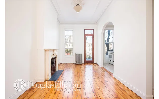 Rented by Douglas Elliman | media 23