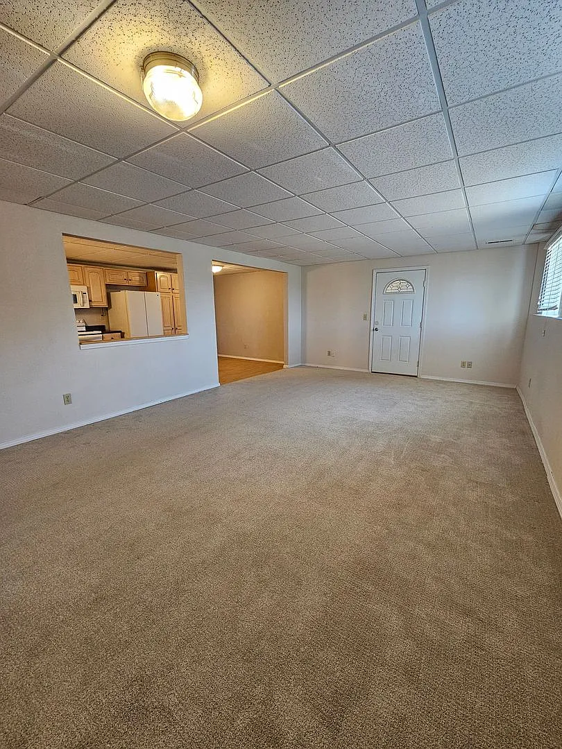 r2735J — Photo 2