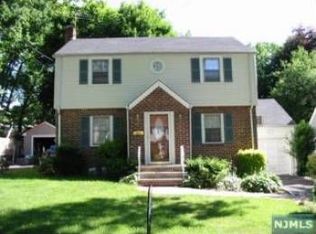 71 Werner Pl, Teaneck, NJ 07666