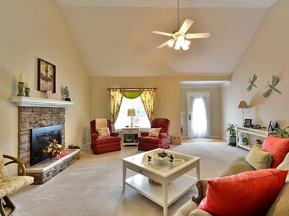 5th image of 128 E Windsor Way