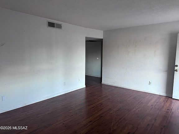 5th image of 442 E Silverwood Ln