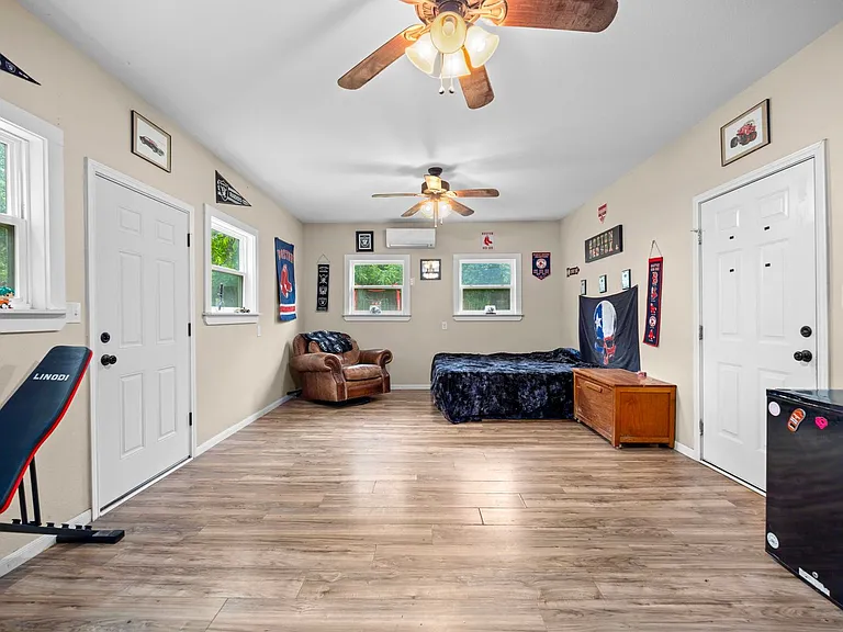 70 Sue Ann Dr — Photo 27