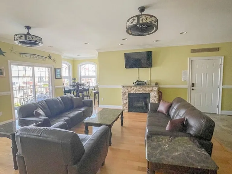 415 E 23rd Ave #100 — Photo 15