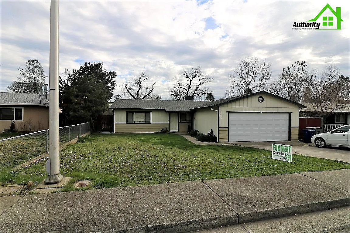 3 bed, 2.0 bath, 1200 sqft, $1,795 — Photo 2