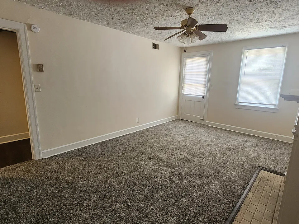 821-829 E Main St #823-2