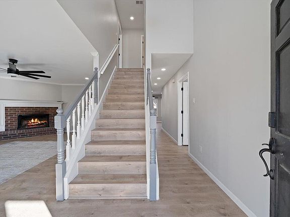 5th image of 300 Mysen Dr