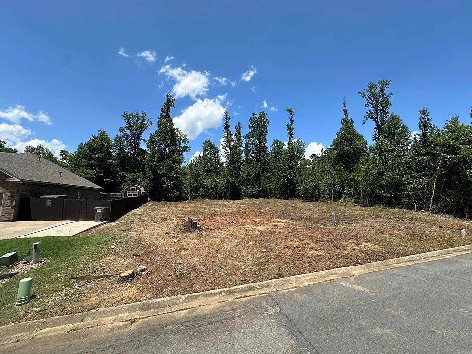 2nd image of 105 Sawgrass Dr