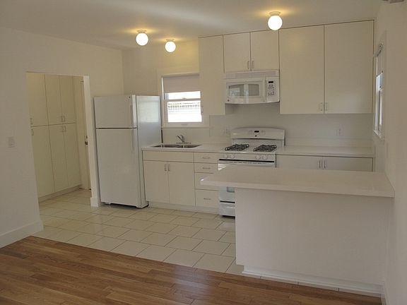 New Kitchen with Caesar Stone Counters & Island