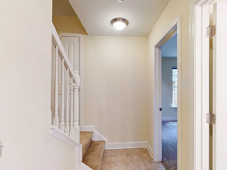 720 Barnes St NE — Photo 50