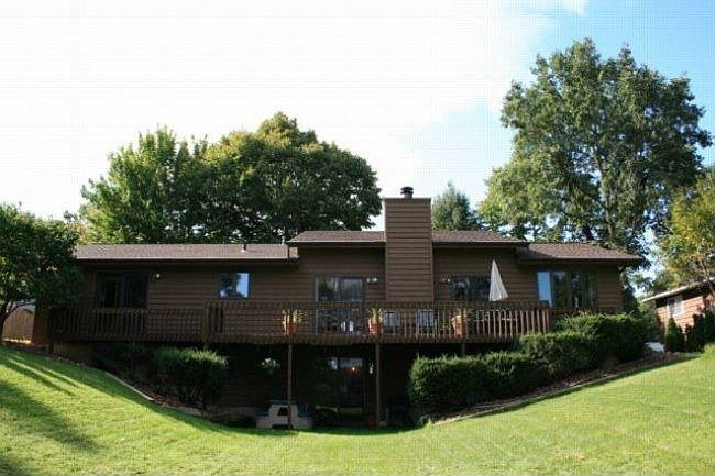 1st image of 606 E Lakeshore Dr