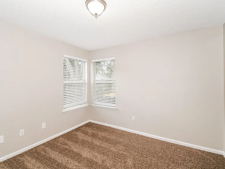 8522 Sugartree Dr — Photo 14