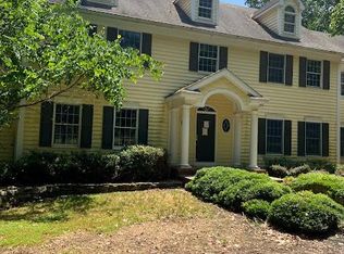 17 Harbourton Ridge Dr, Pennington, NJ 08534