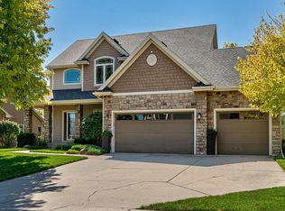 560 Spyglass Ln, Waukee, IA 50263