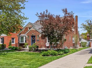 2220 Stanhope St, Grosse Pointe Woods, MI