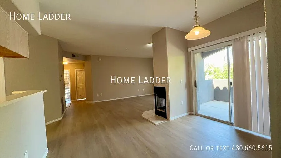 Excellent 2 Bedroom 2 Bath Condo With New Flooring and Paint in Tempe! — Photo 3