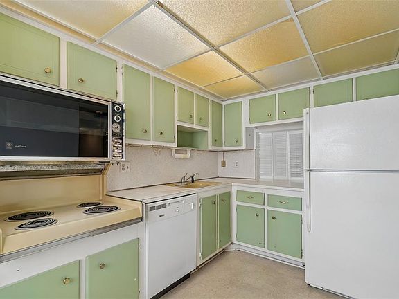 4th image of 1900 68TH STREET N #210