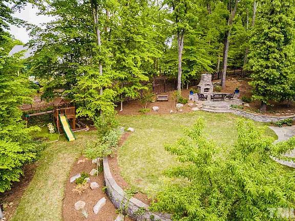 2nd image of 209 Dogwood Bloom Ln