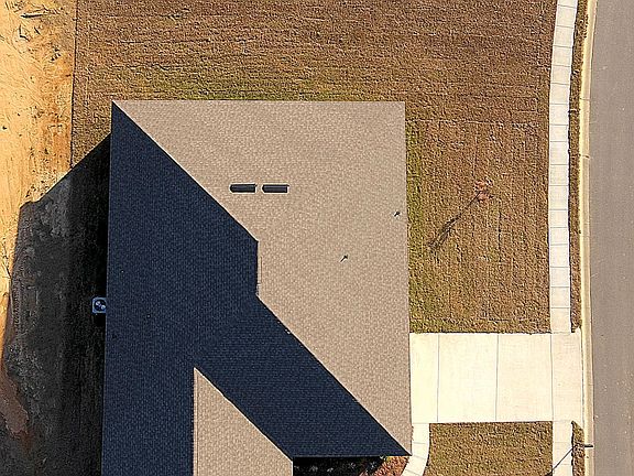 4th image of 15636 Ollie Ln