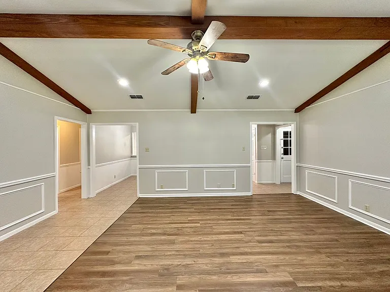 2448 Holly Ln — Photo 6