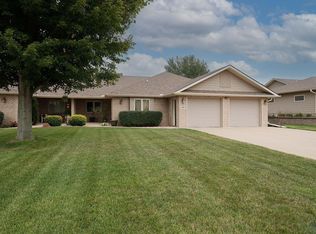 1364 7th Ave SE, Sioux Center, IA 51250