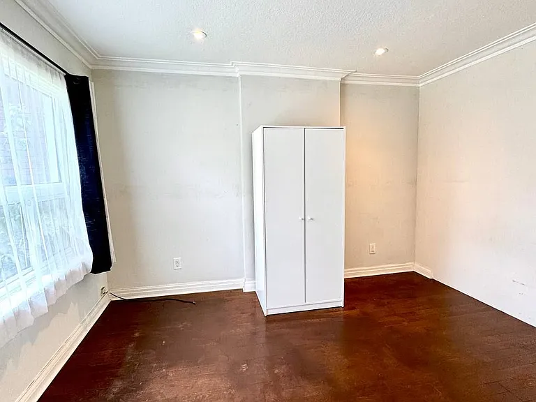32 Belgravia Ave #MAIN — Photo 4