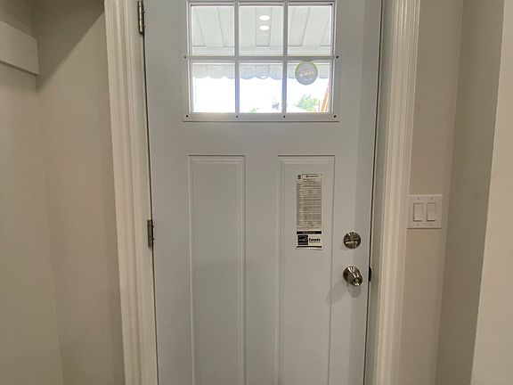 2nd image of 239 Main St #4