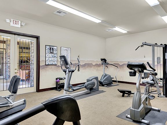 #GuardianReatly 8250 N Grand Canynon #2167 NW Condo Rental community gym_08072025