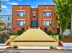 130 S Coronado Street, studio  1.0 baths (300 sqft)