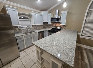 204 Brandywine Rd #B, Savannah, GA 31405