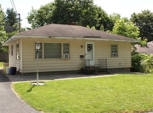 7 Watts Rd, New Hartford, NY 13413