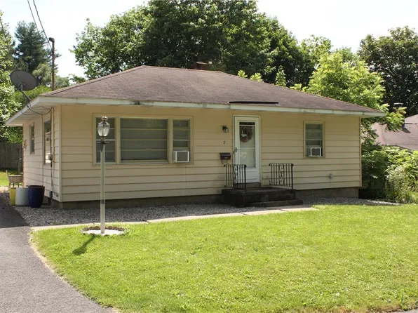 7 Watts Rd, New Hartford, NY 13413