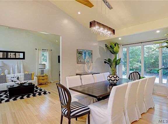 4th image of 6 Arbor Ln
