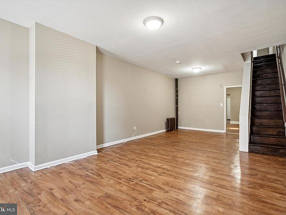 2nd image of 2079 E Monmouth St