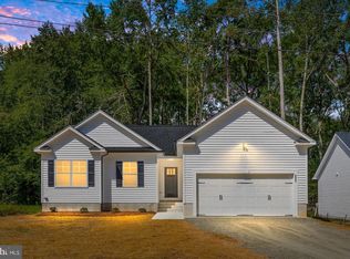 177 Woodmount Dr, Colonial Beach, VA 22443