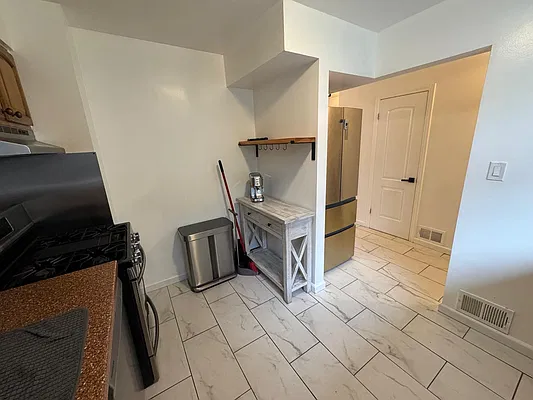 Kitchen, photo 1