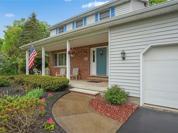 67 Pinewood Dr, Springville, NY 14141